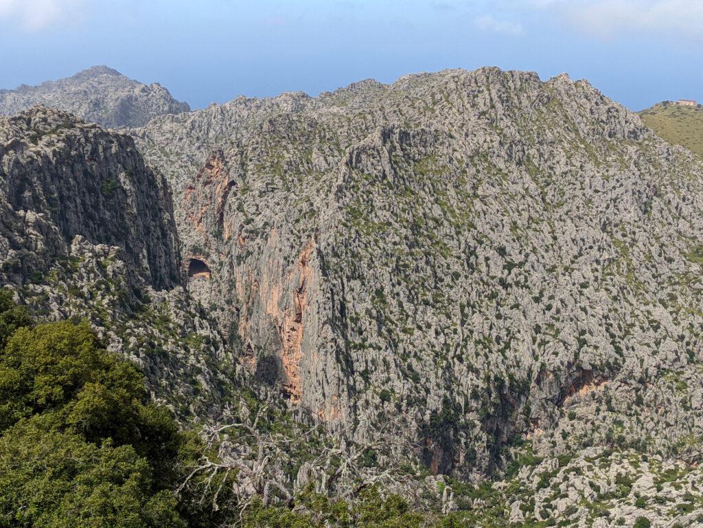 lungo la strada MA 10, bellissima (se non fosse per gli onnipresenti ciclisti)