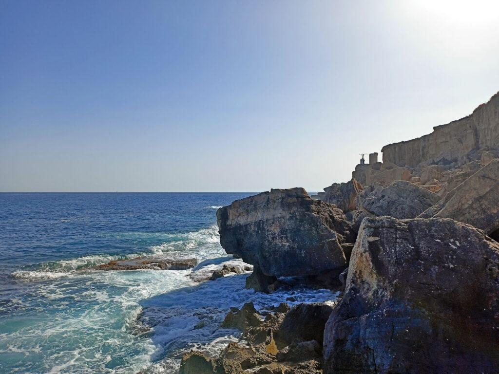 Faro de la torre d'en Beu visto dal mare