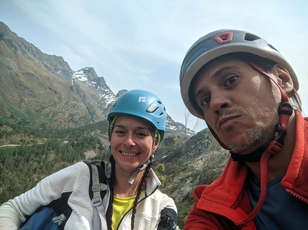 Selfie sulla cima del pilastro, dopo i primi 4 tiri di arrampicata!