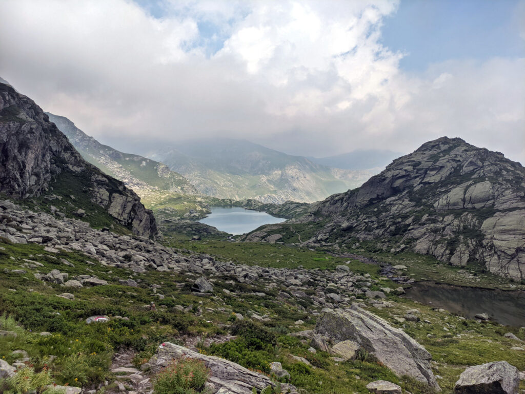 Salutiamo il lago Superiore e riprendiamo la salita verso il Giacoletti