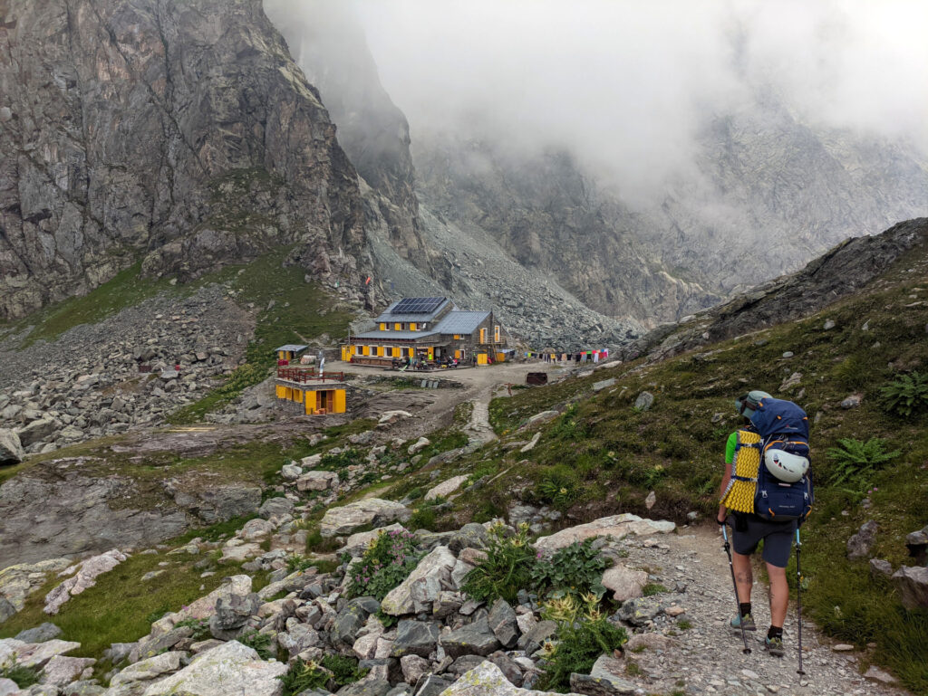 quasi arrivati a quella che sarà "casa" per qualche giorno