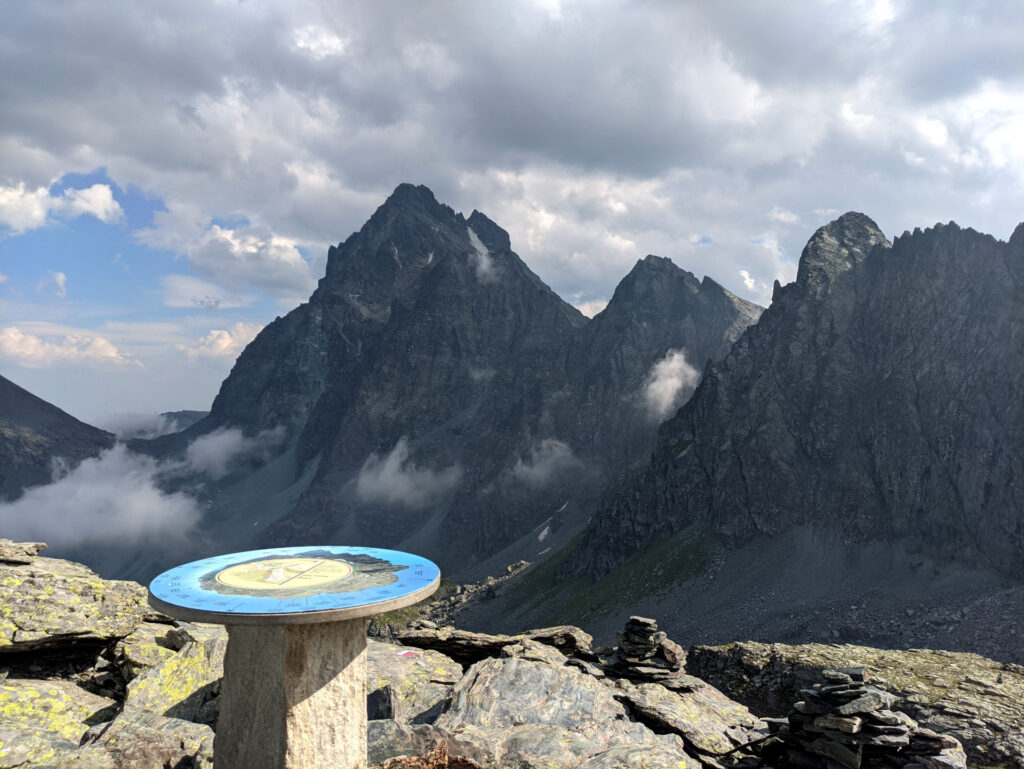 Vista del Viso dalla cima Losas (la montagnetta di fronte al Giacoletti)