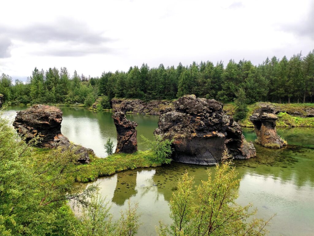 passeggiate con sentiero lungo il lago