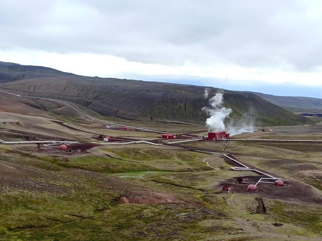 stabilimenti di sfruttamento dell'energia geotermica, belli a modo loro