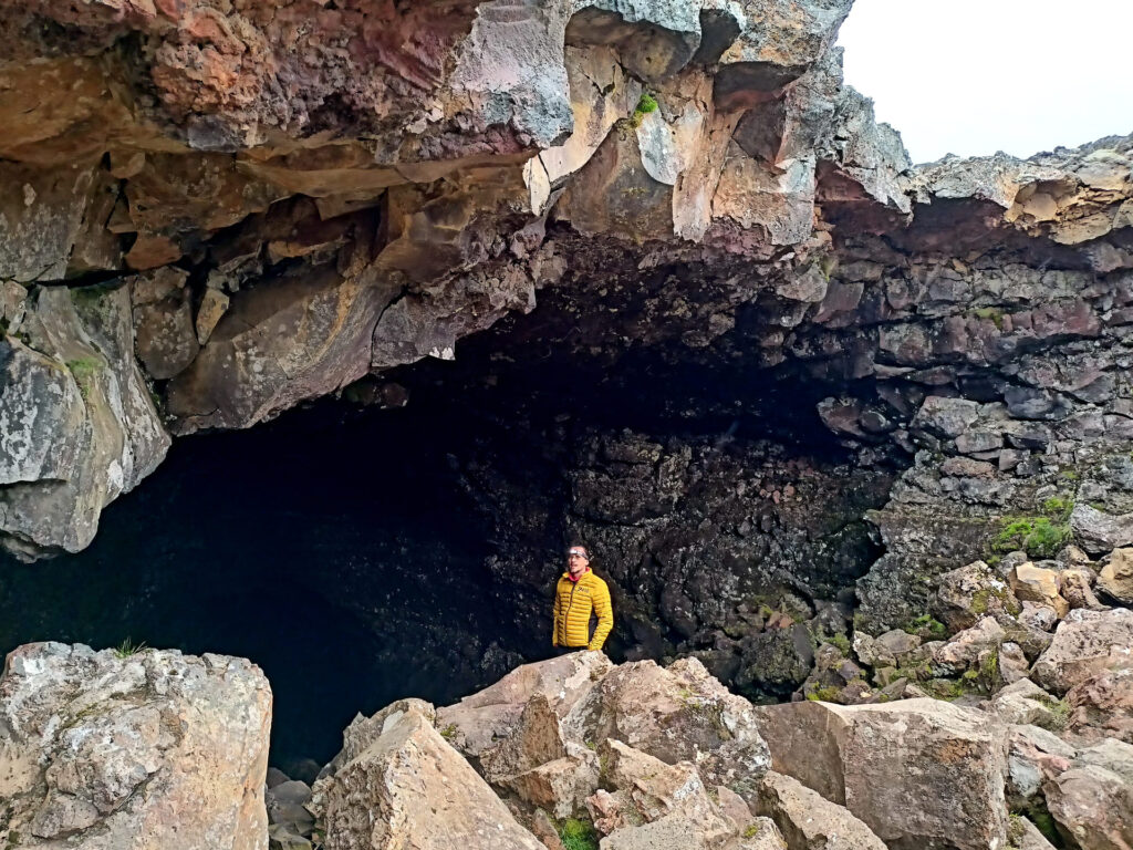 accesso ai lava tube di Surtshellir