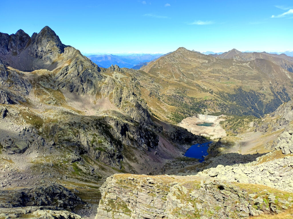 i laghi di Trona, praticamente prosciugati dopo questa stagione secchissima