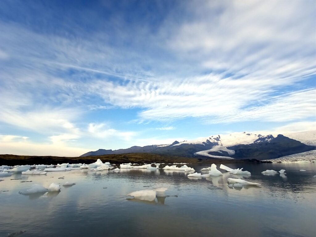 è uno spettacolo magico per noi, che non abbiamo questi scenari nonostante i ghiacci sulle Alpi non manchino