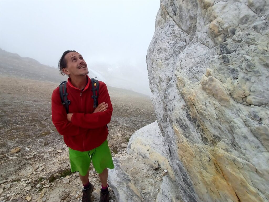 Gab affascinato dall&#039;incredibile roccia di queste formazioni