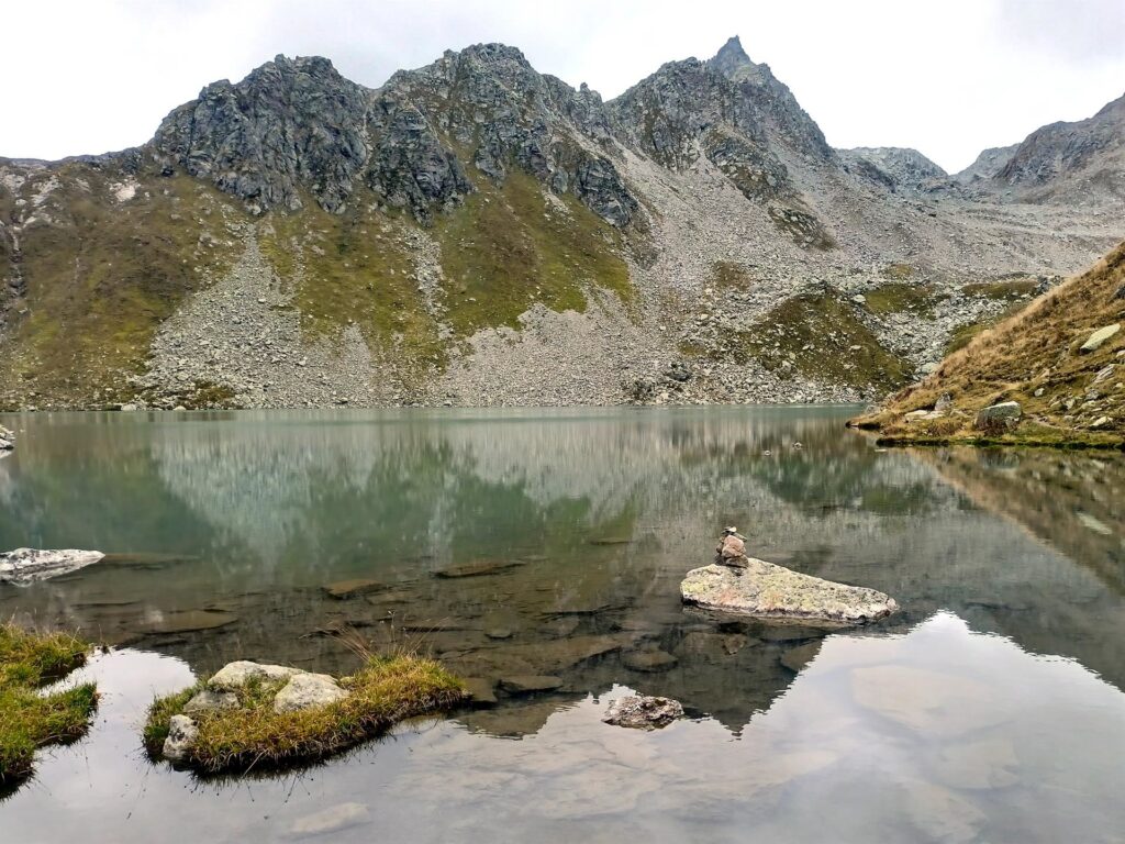 L&#039;angolo est del lago di Sruer, dove ci fermeremo 10 minuti per mangiare un boccone