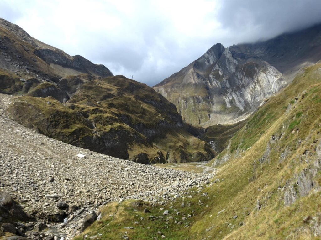 La bellissima alpe del Sabbione da cui si passa per raggiungere l'omonimo lago