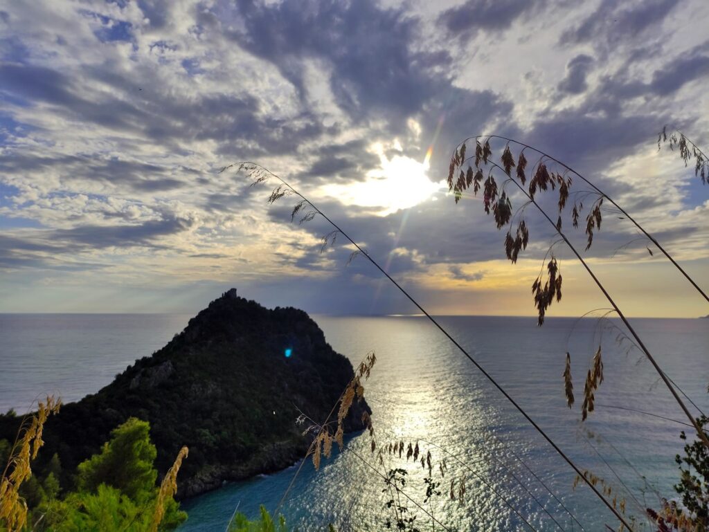 la torre Caina, sull&#039;omonima punta