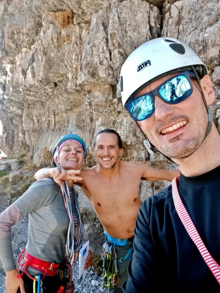 superato il camino Glanvell, sull&#039;ampio ballatoio detritico