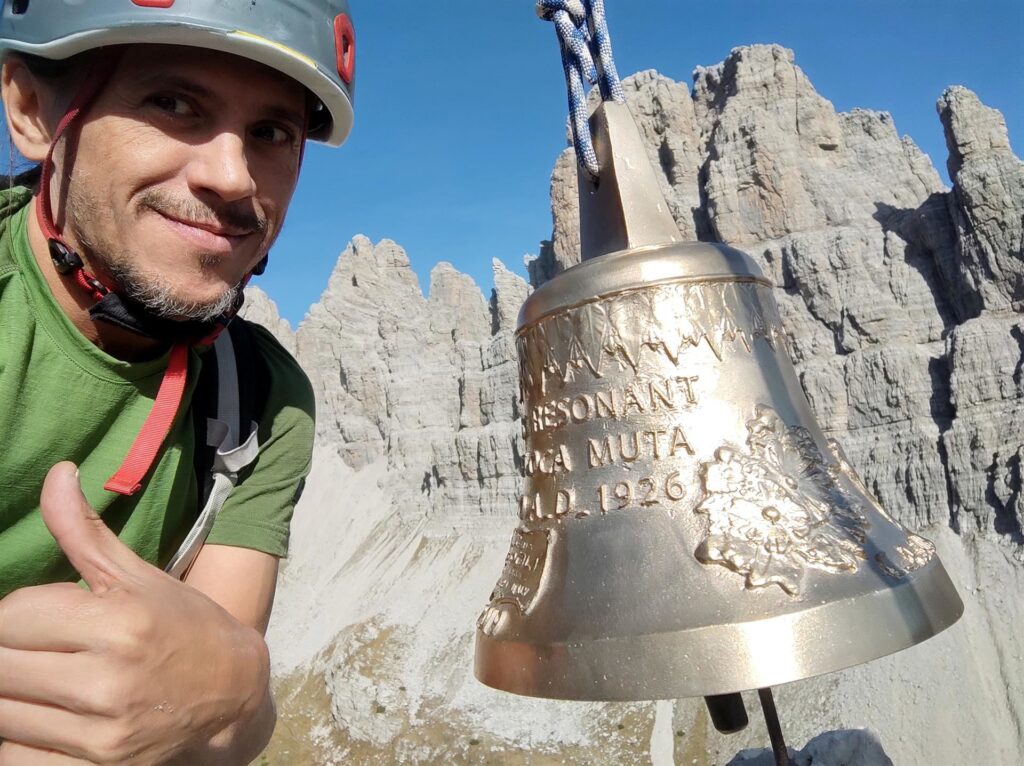 Gabri e la campana a coronamento di una giornata eccezionale