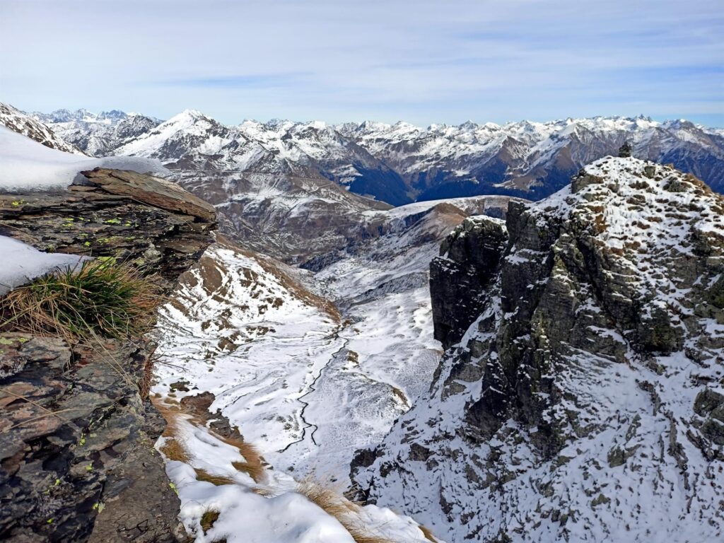 Vista verso Passo San Marco dalla cresta del Triomen