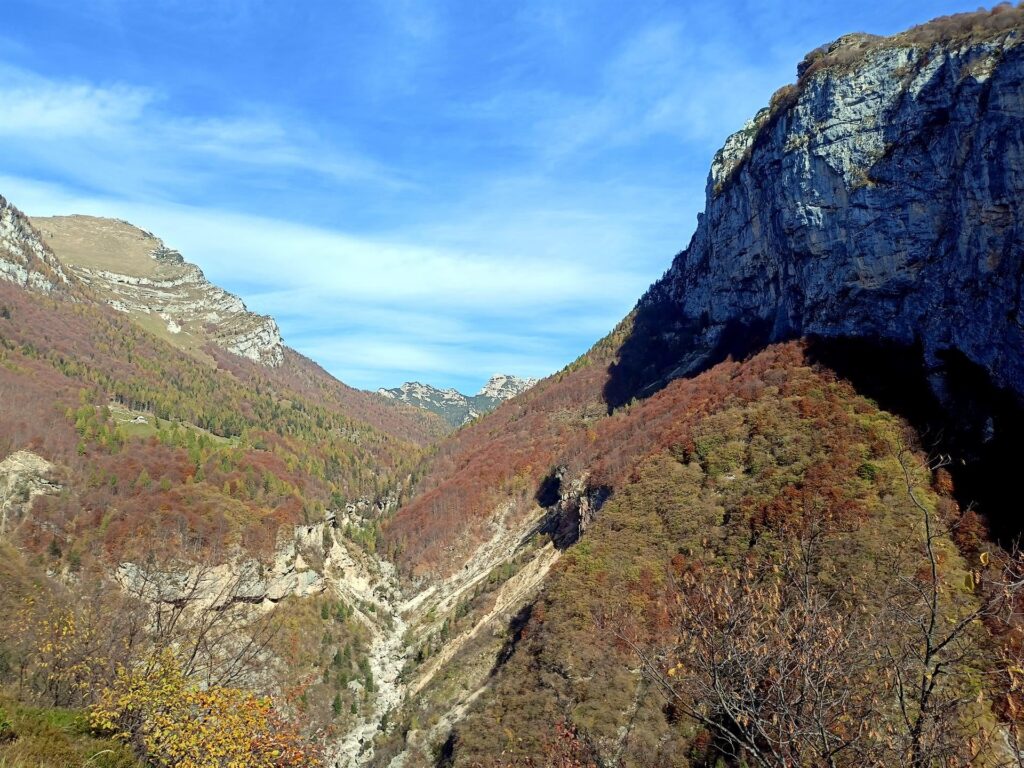 la Val Zemola in livrea autunnale