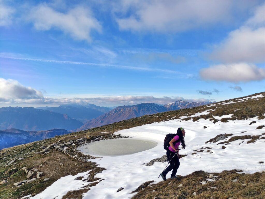 di laghetto in laghetto, puntando alla cresta