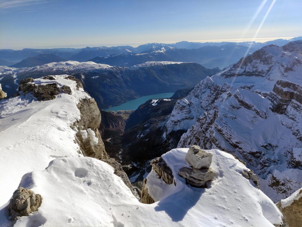 Vista dalla Cima Roma verso il lago di Molveno