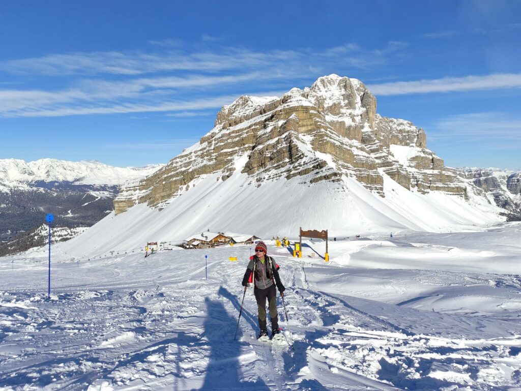 stiamo per arrivare all'arrivo delle seggiovie del Grostè Express... e per lasciarci definitivamente alle spalle il bordello delle piste