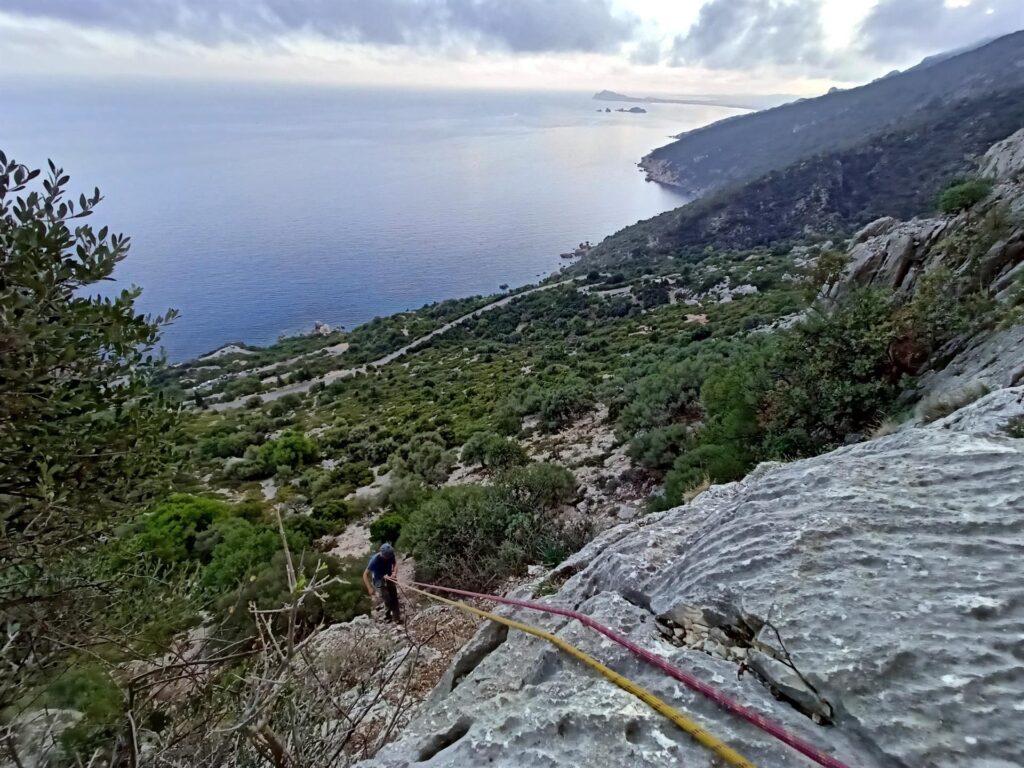 in calata, guardando verso Arbatax