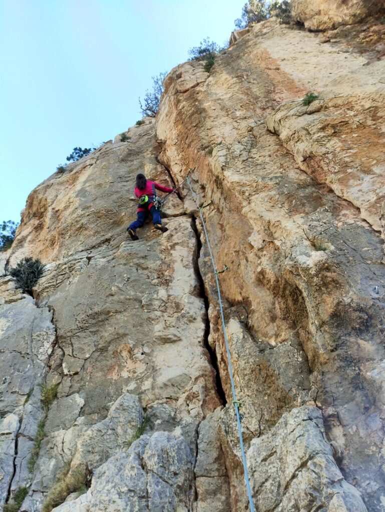 fessura di 5b di Nuraghe Beach, non banale