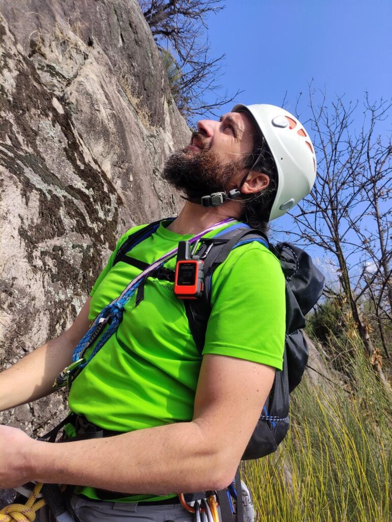 La cordata precedente è partita dalla sosta superiore. Partiamo anche noi