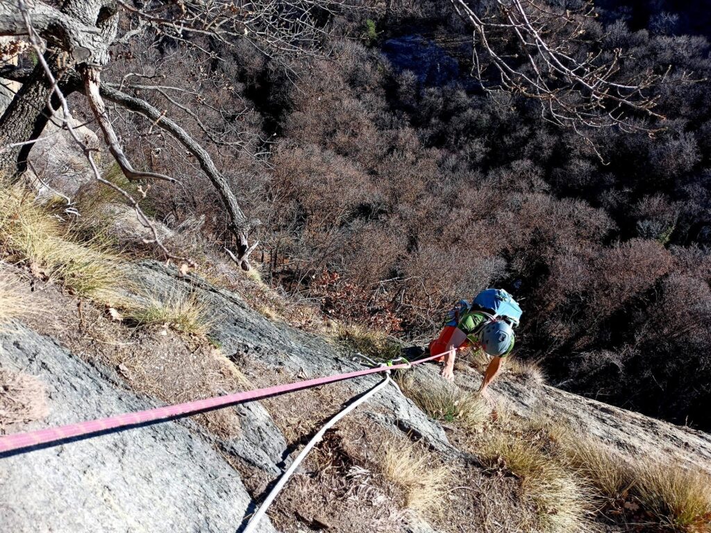 uscita del quinto tiro, su terreno sporco (presente corda fissa d&#039;ausilio)