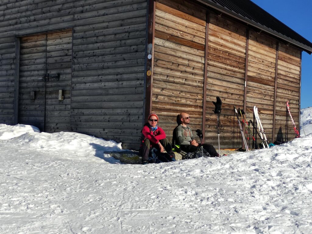 Tornati all'arrivo degli impianti, ci godiamo mezz'oretta di meritato sole in questa bellissima giornata