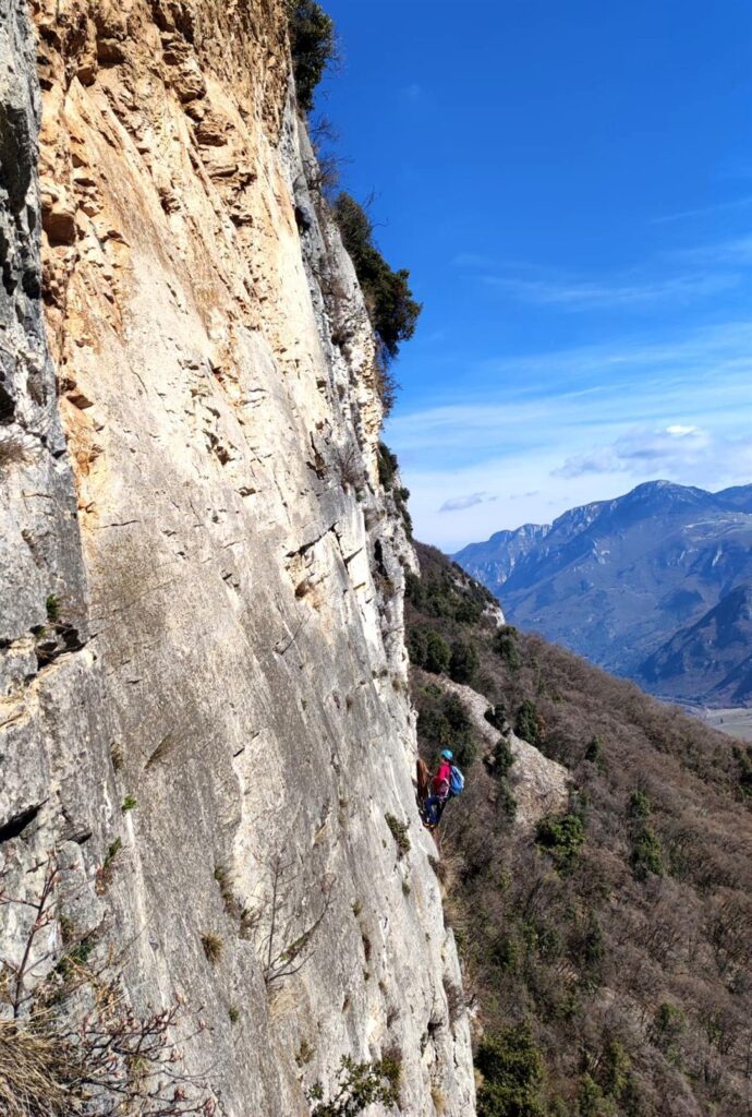 Erica fa sicura a Gab sul terzo tiro. Si ringrazia Paolo per la bella foto