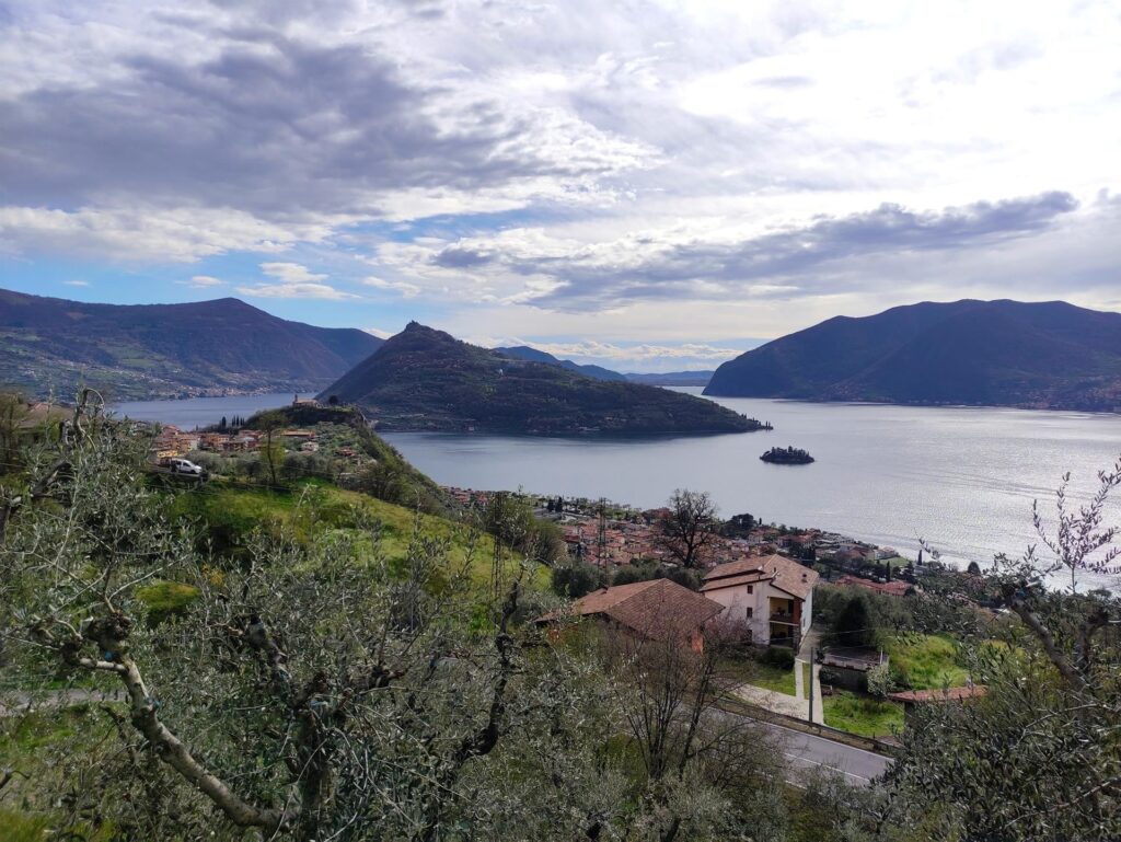 Bello scorcio di monte isola dalla nostra trattoria