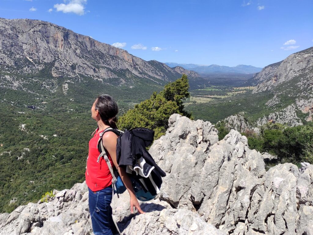 sopra Tiscali: da qui comincia il sentiero un po&#039; più wild