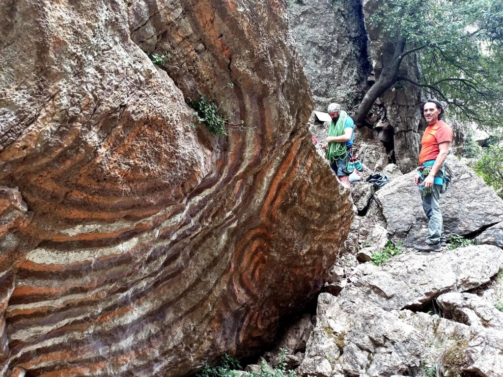 una roccia colorata