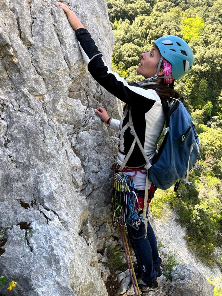 Erica attacca il terzo tiro. Nella prima parte bisogna prestare attenzione a qualche sasso mobile