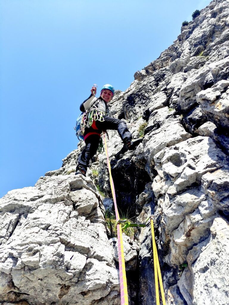 Erica scherza sul fatto che sul quinto tiro di 3b ci sono più spit che sugli altri tiri :D