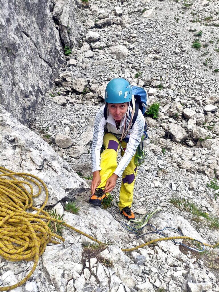 Erica si prepara per attaccare la via dei Monzesi, che era il nostro piano originale
