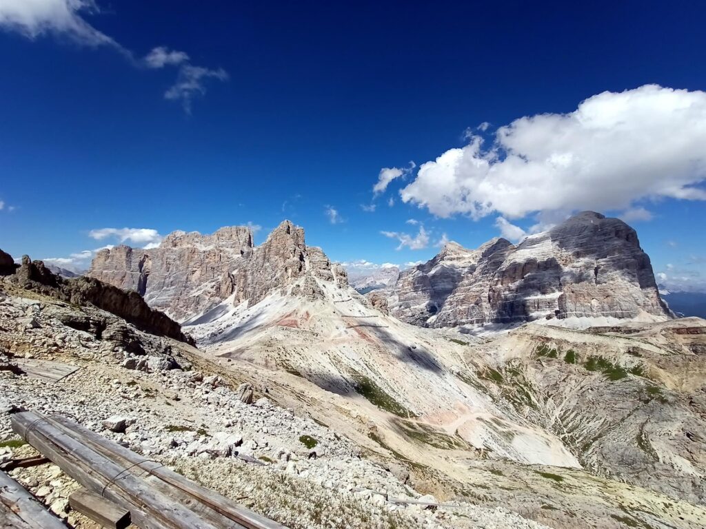 guardando verso le Tofane