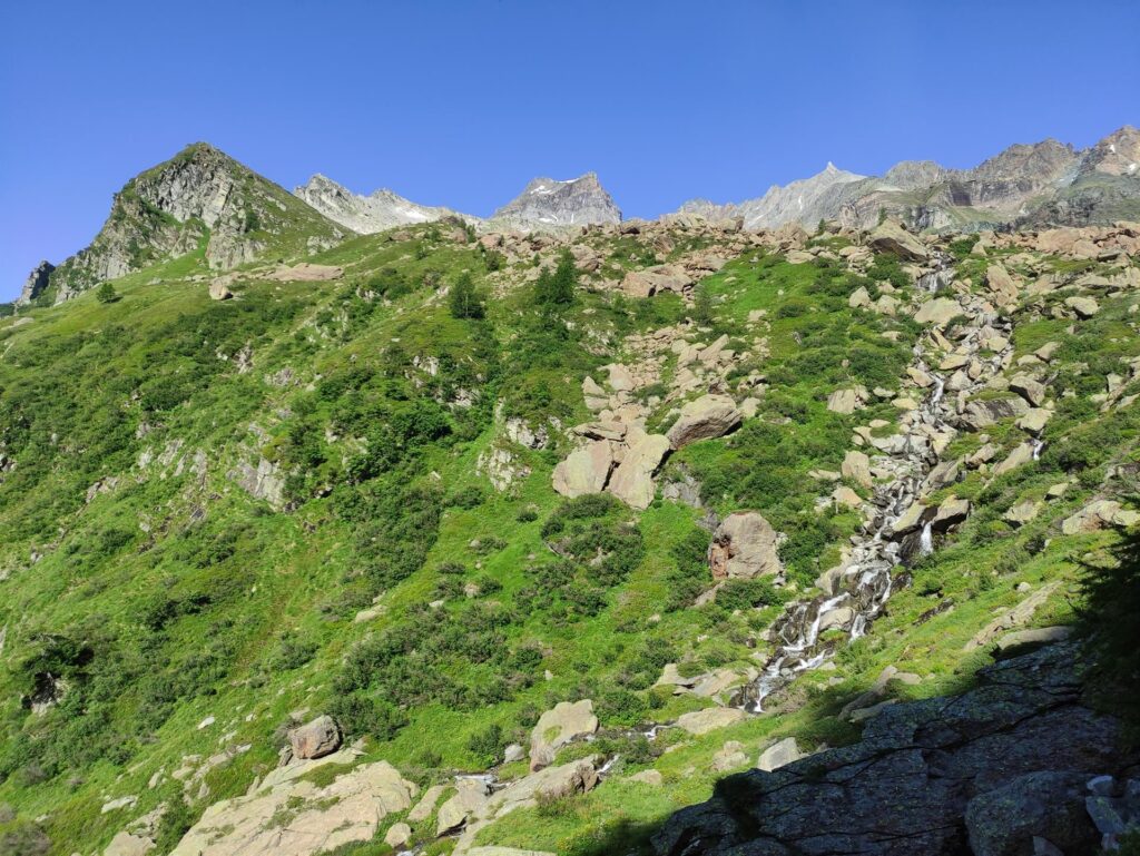 risalendo verso i piani della Rossa