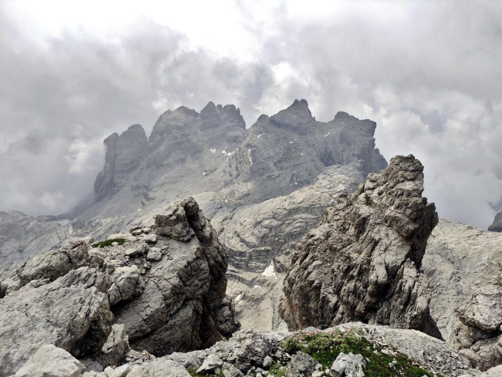 Cima Roma e Cima Vallazza viste dal Benini, proprio nel punto in cui si attacca la salita verso la Falkner