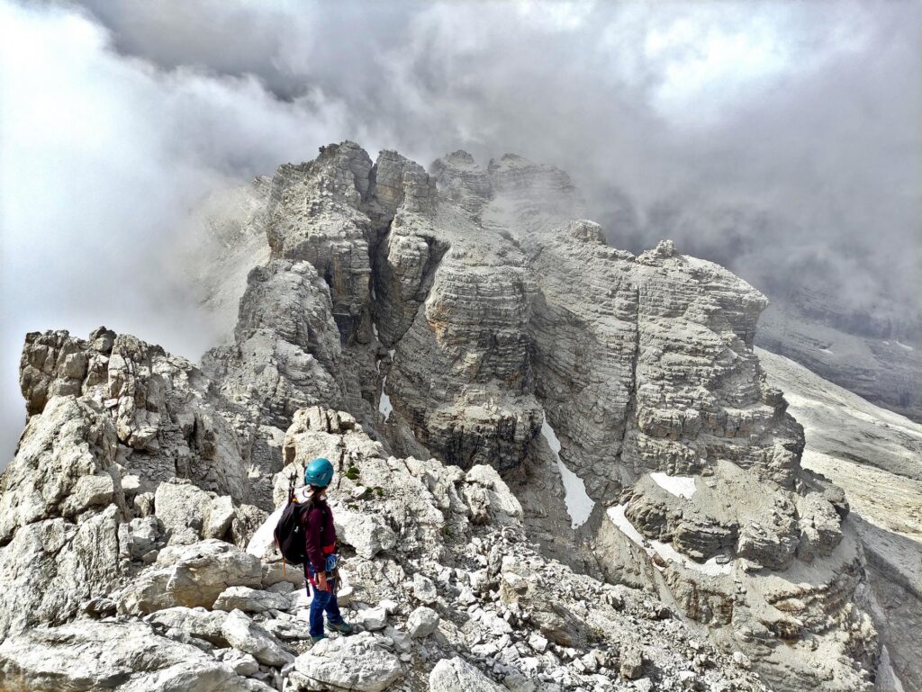 Si raggiunge un primo terrazzino e già da qui il panorama si fa interessante!