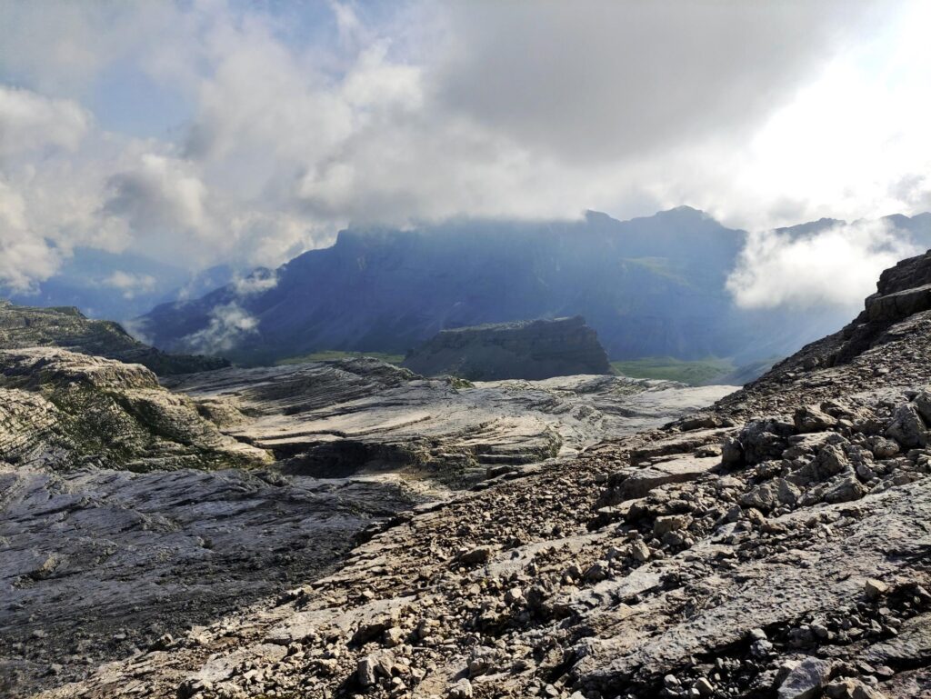 Questa invece la visuale verso il gruppo della Campa, anch'esso nascosto dalle nubi