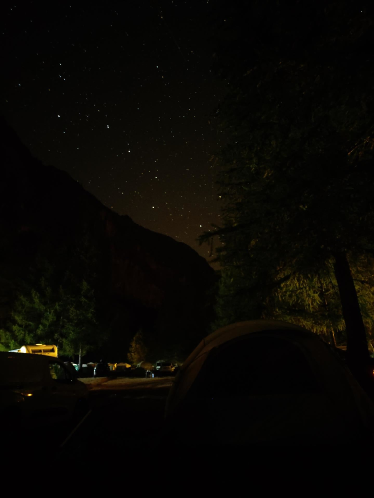 la splendida stellata con l'Orsa Maggiore in bella evidenza dal campeggio d'Ailefroide