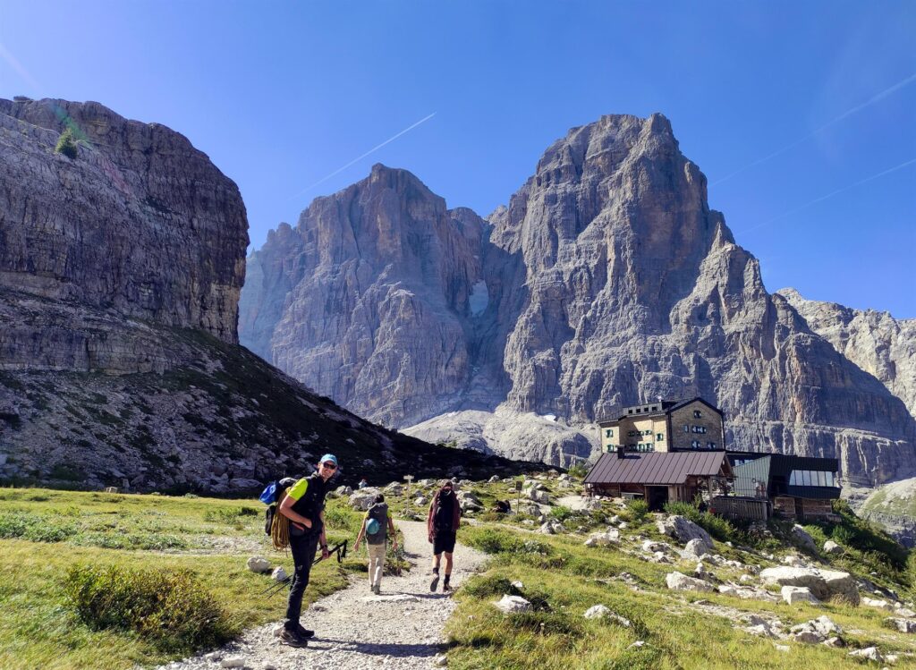 Il nuovo Brentei, il Crozzon, la Tosa e il Canalone Neri ormai completamente secco