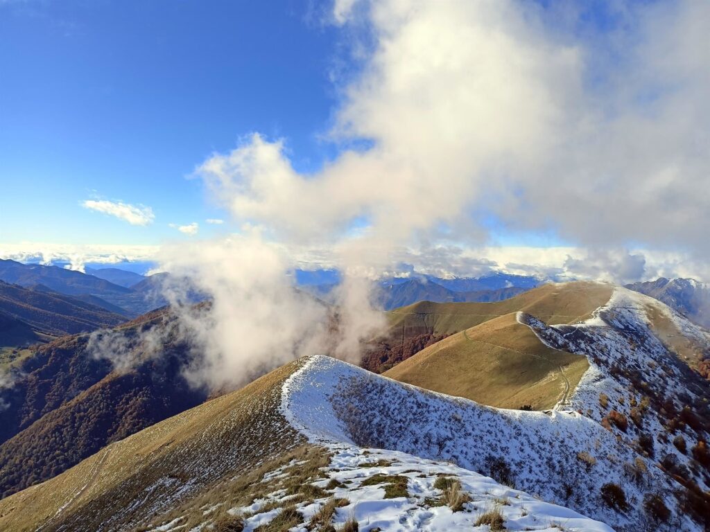 e volgendo lo sguardo alla infinita cresta che abbiamo già percorso!