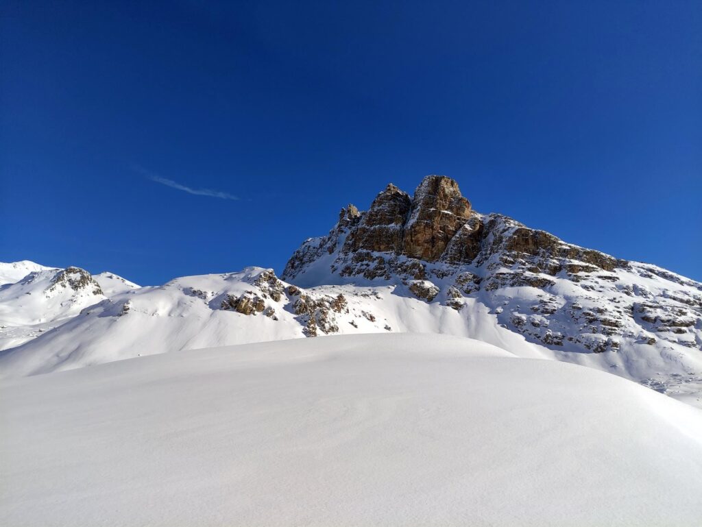 sull&#039;opposto versante: notare che in cielo non c&#039;è una nuvola!