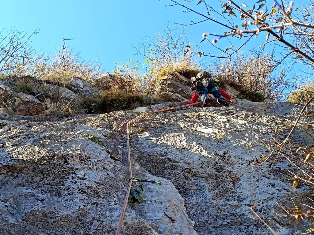 Gabri sul passaggino di 5b del penultimo tiro