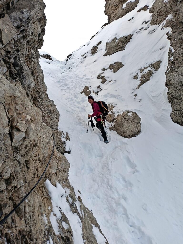 Erica nel canalino dopo aver aggirato il Magnaghi