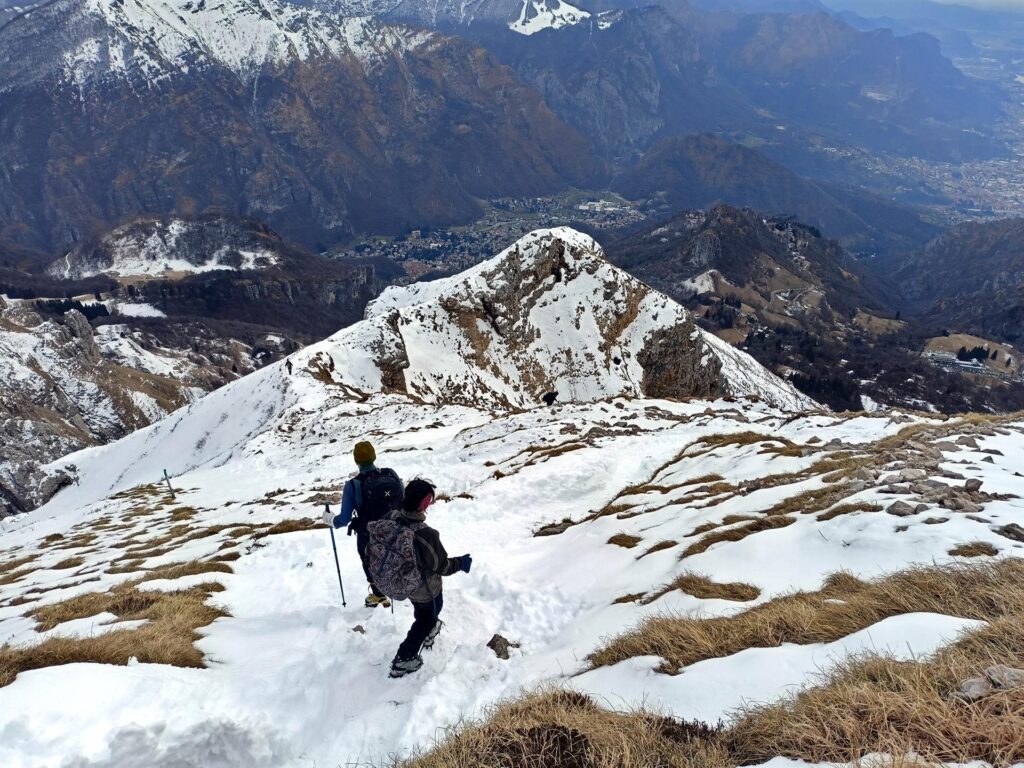 Dopo mezz'oretta di riposo scendiamo lungo la Cermenati