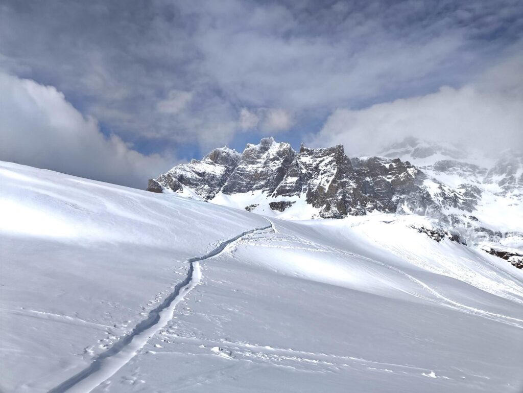 La vista verso il pizzo Cornera (credo) da poco prima della cima del Cazzola