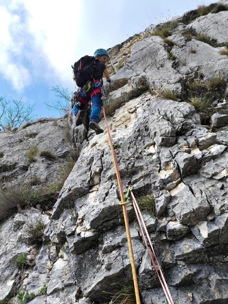 Erica all'attacco del pilastro finale della via dello Sperone