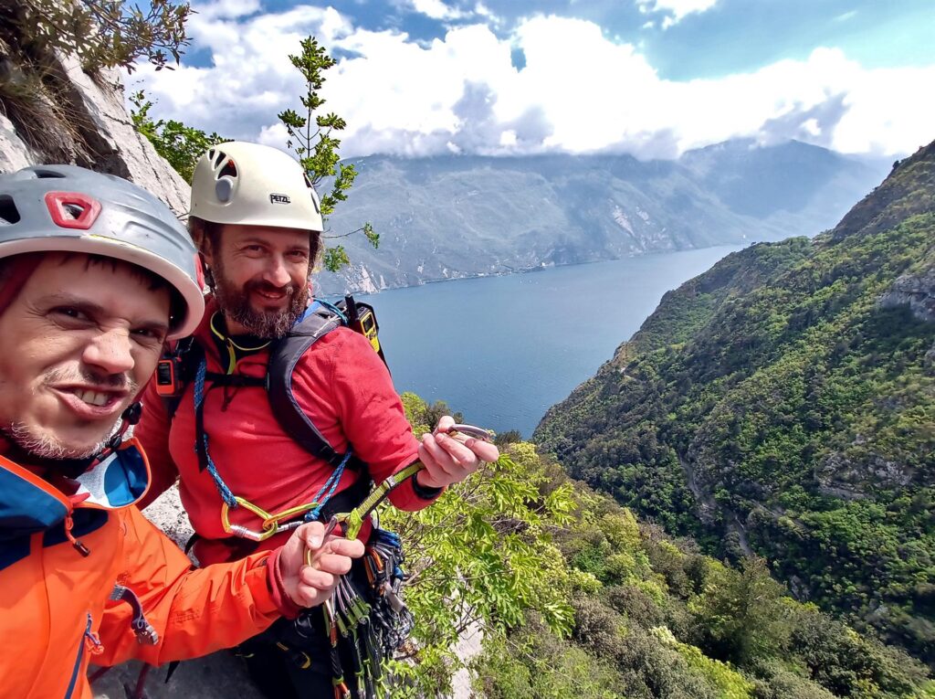 Fare i cretini in sosta è più forte di noi ;)