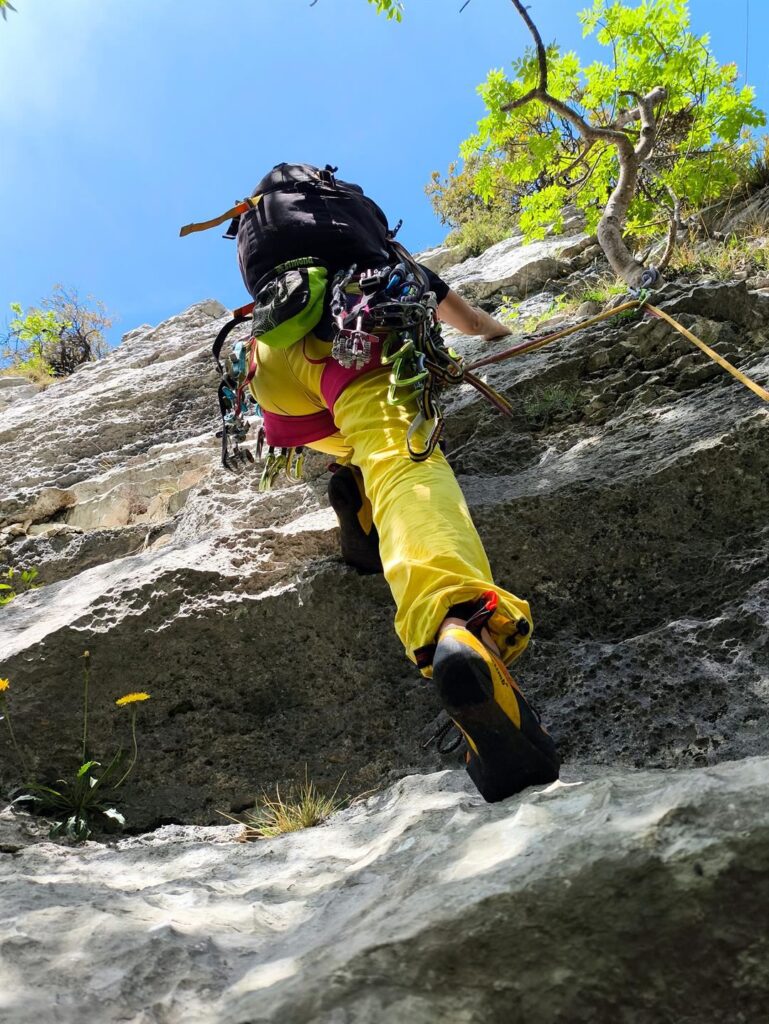 Erica sul muretto del decimo tiro, quello bonus, che porta in vetta